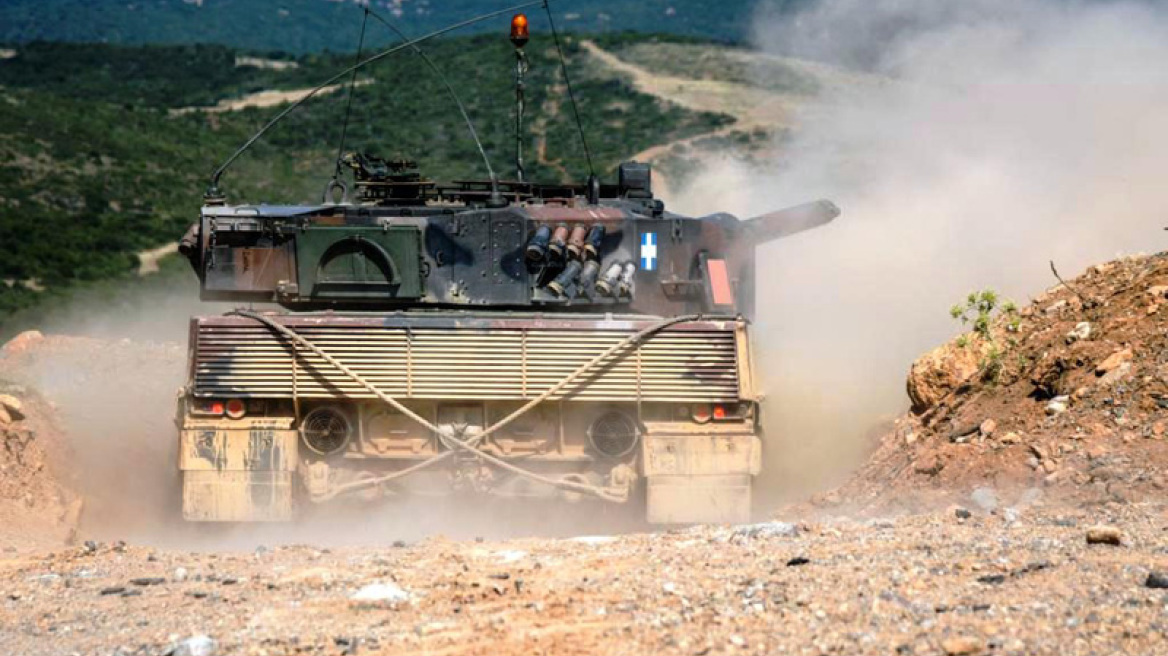 Φωτογραφίες: Εντυπωσιακές βολές αρμάτων μάχης από το Δ΄ Σώμα Στρατού