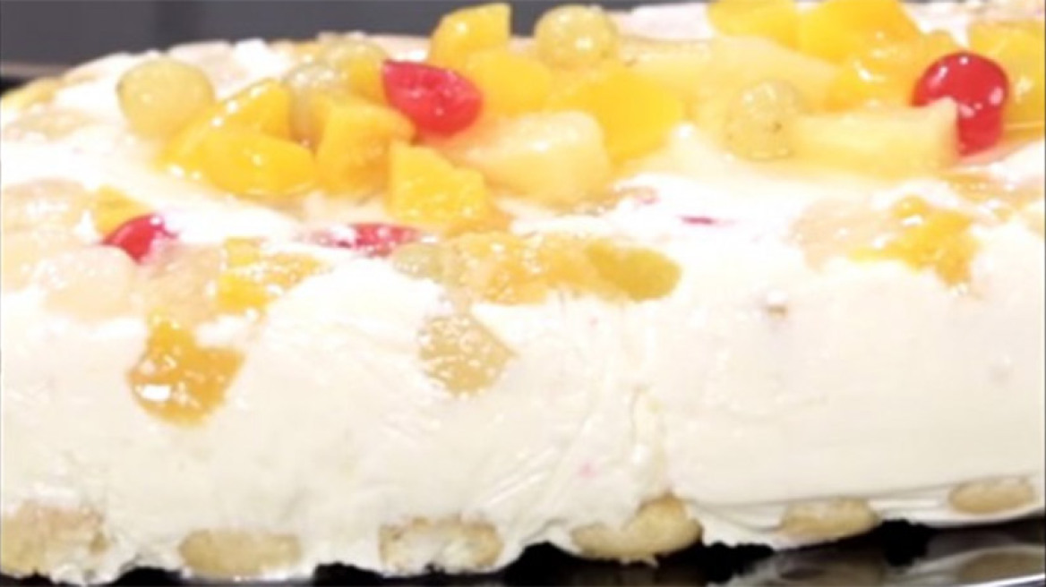 Γιαουρτοζελέ με φρουτοσαλάτα