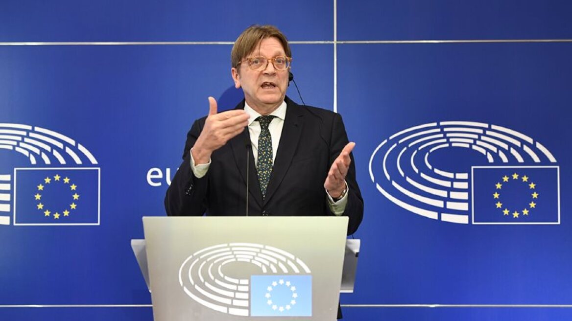 Φερχόφσταντ: Θα πρέπει να συμμετάσχει και ο Κόρμπιν στις συνομιλίες για το Brexit