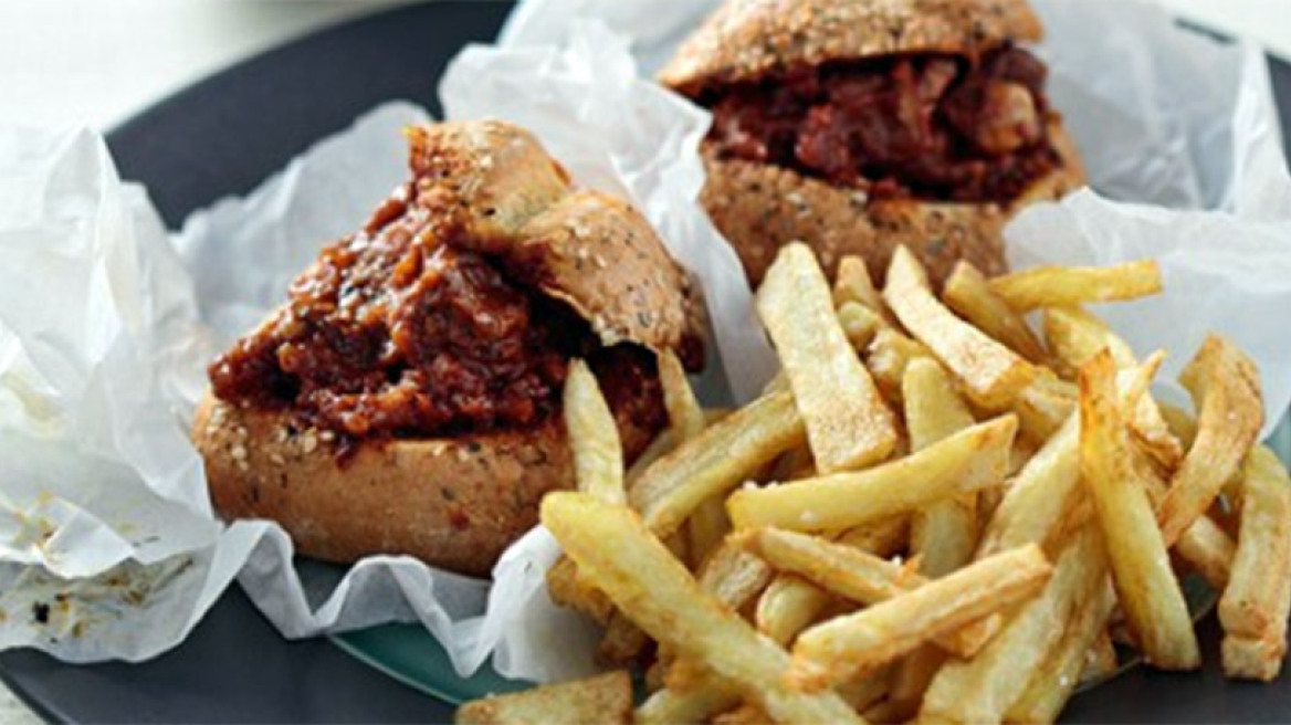 Σάντουιτς με τας κεμπάπ και τυρί