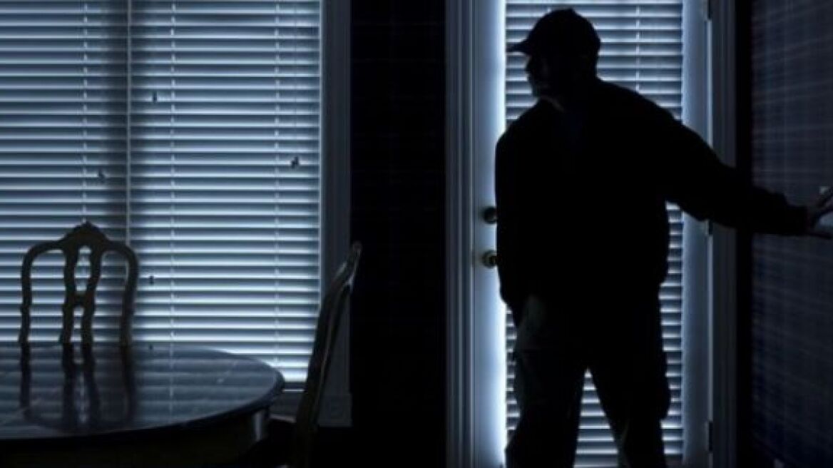 Κλοπές με λεία κοσμήματα στην Αιτωλοακαρνανία