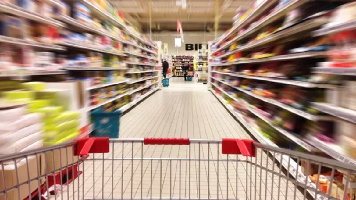 Greeks consume 27% less food, Bank of Greece survey finds