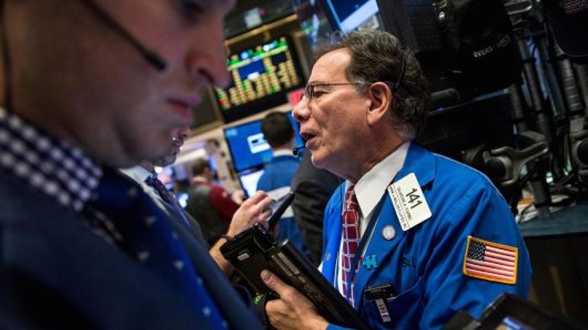Πιέσεις λόγω General Electric στη Wall Street
