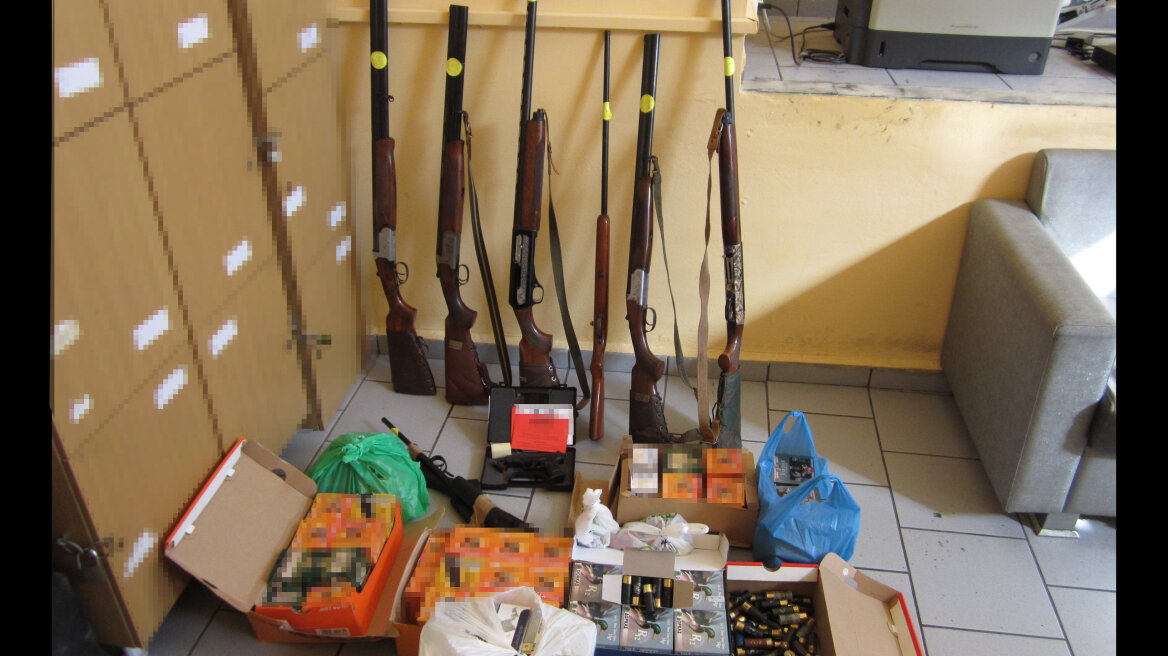 Σύρος: Συνελήφθη 50χρονος για παράνομα όπλα και ναρκωτικά