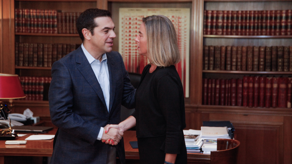Κυπριακό και Τουρκία στην ατζέντα της συνάντησης Τσίπρα-Μογκερίνι