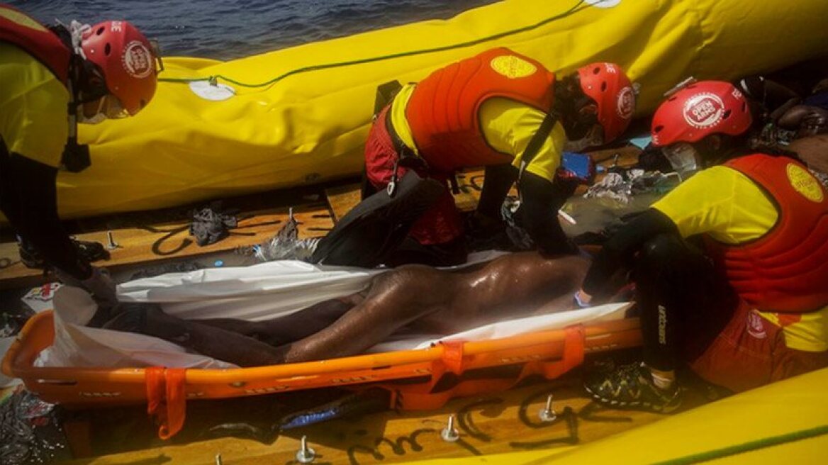 Gruesome images of dead refugees and immigrants piled up in boat (warning: graphic)