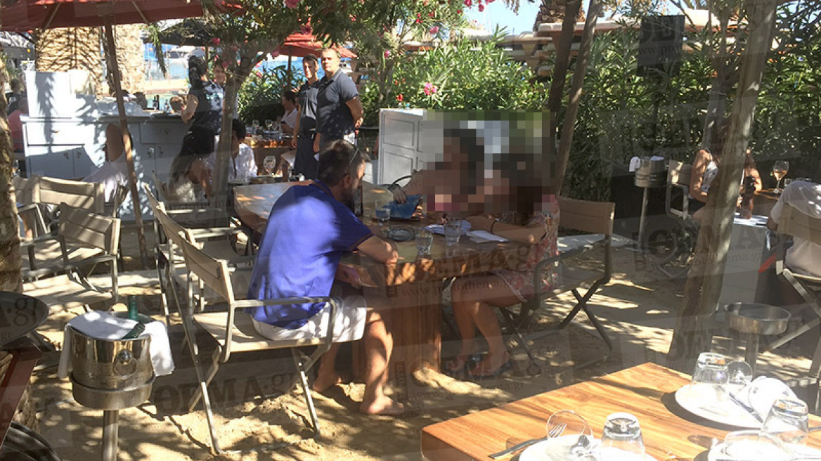  Ντου από «τουρίστριες» ελέγκτριες πριν τη συναυλία των Ρέμου-Ramazzotti