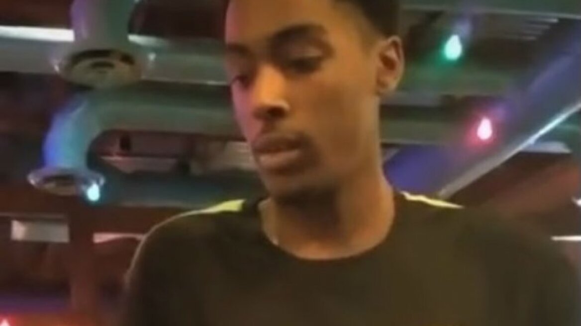 Η δύσκολη μέρα ενός σερβιτόρου ανταμείφθηκε με φιλοδώρημα 300 δολαρίων (vid)