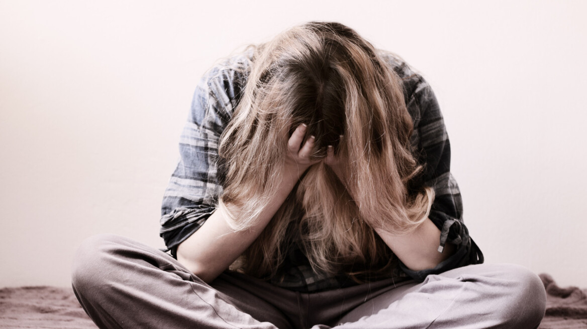 Ποια είναι τα αίτια και χαρακτηριστικά της «κρίσης πανικού»