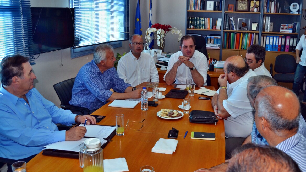 Στη Μύκονο και τη Σαντορίνη ο Διοικητής της ΑΔΑΕ, Γιώργος Πιτσιλής