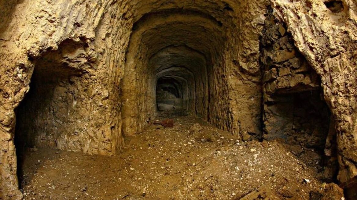 A network of caves has been discovered in Kent, UK & they are incredible! (PHOTOS)