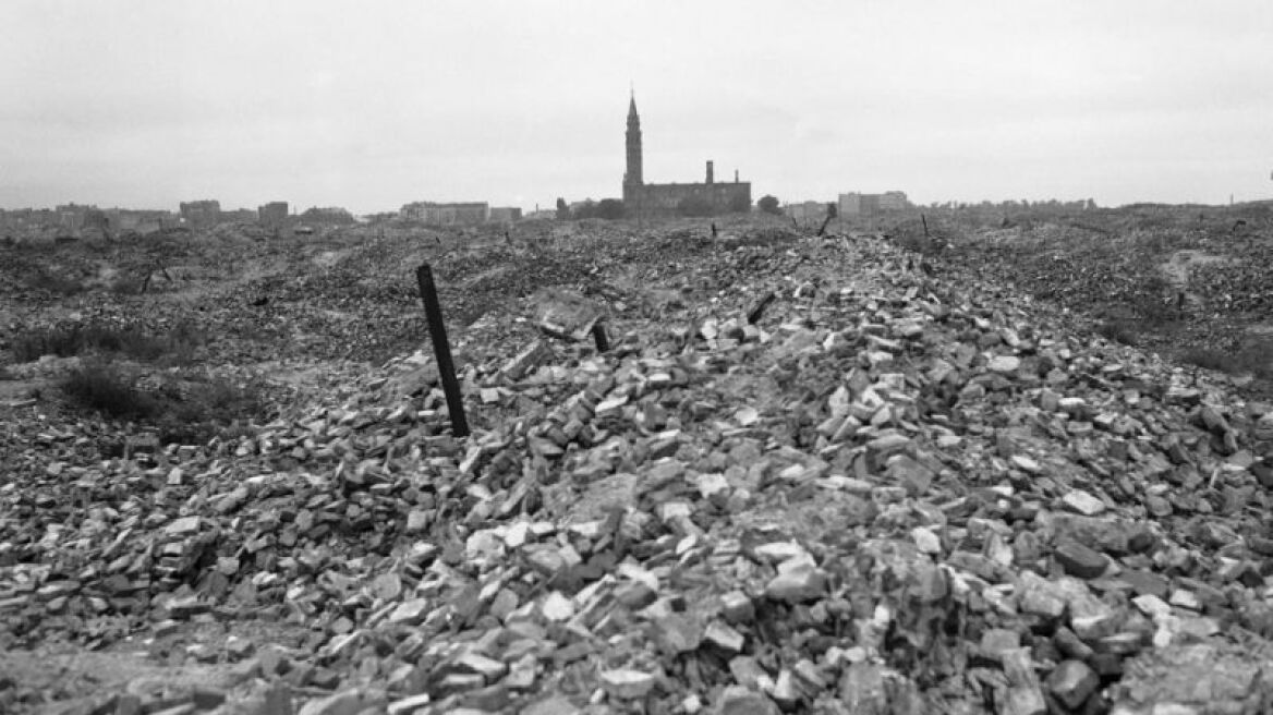 Poland ponders demanding WWII reparations from Germany