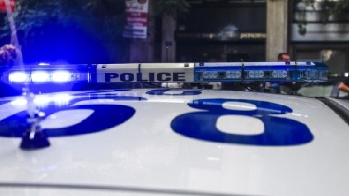 Μετανάστης άρπαξε τσάντα με μεγάλο ποσό στη Ναύπακτο