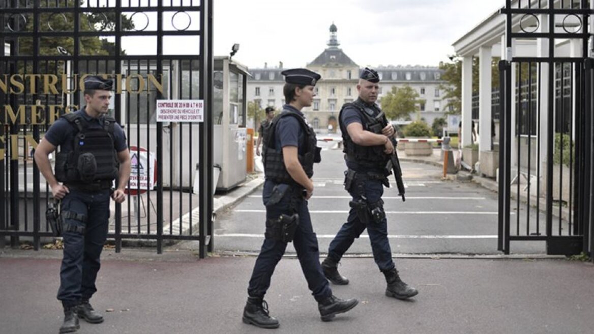 French police arrest suspect after car ploughs into soldiers patrolling Paris