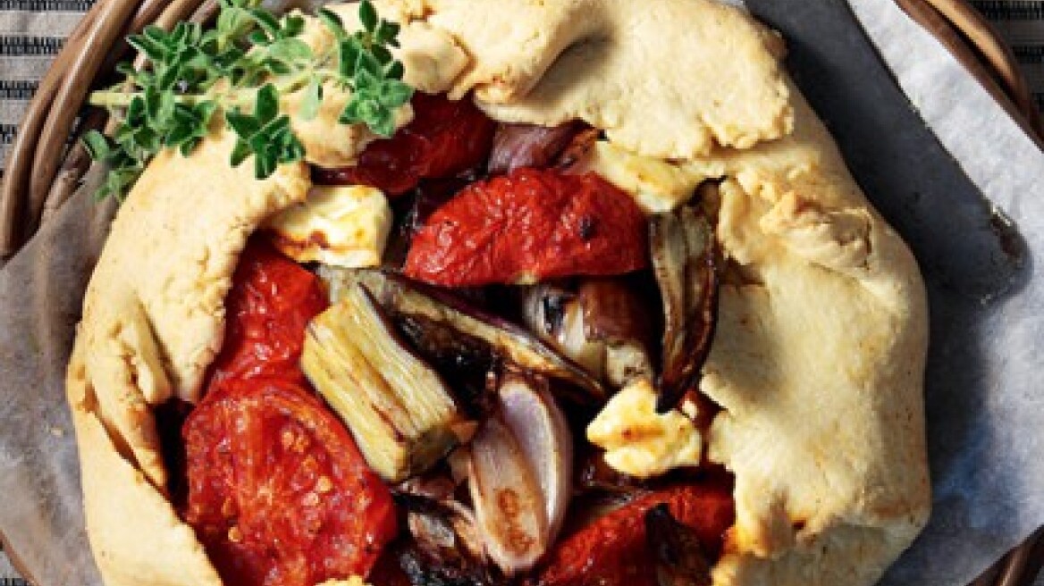 Τάρτα με ντομάτα, μελιτζάνα και φέτα