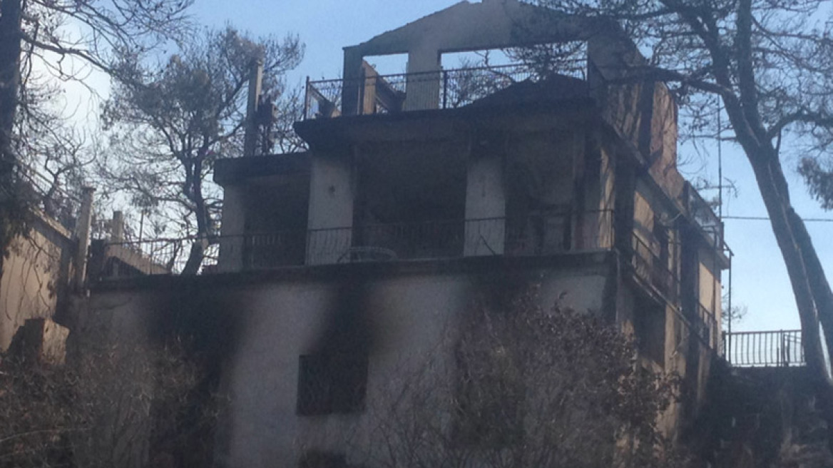 Οι κάτοικοι στον Κάλαμο καταγγέλουν: Καθυστέρησαν δύο ώρες να πάνε στην πυρκαγιά