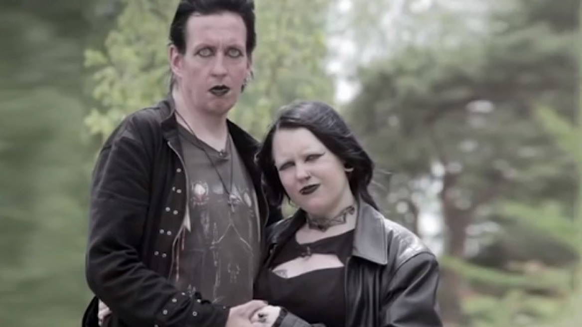 Αυτοαποκαλούνται βρικόλακες και πίνουν ο ένας το αίμα του άλλου