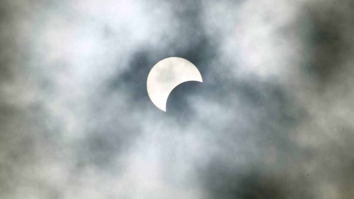 Americans prepare for solar eclipse (videos)