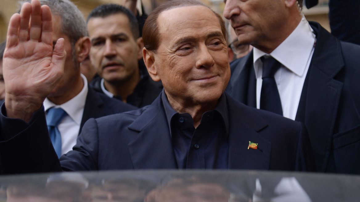 Ο Μπερλουσκόνι προτείνει παράλληλο νόμισμα για την Ιταλία