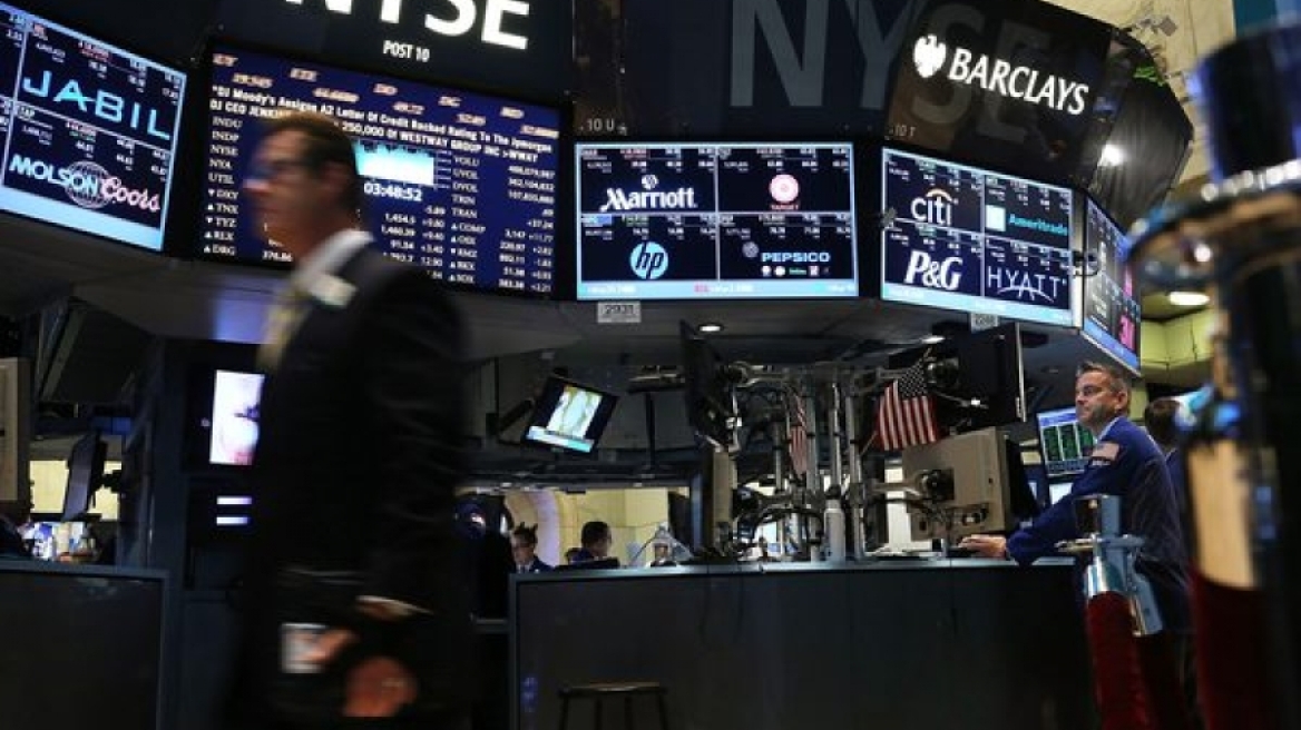 Πτώση στη Wall Street λόγω Τραμπ