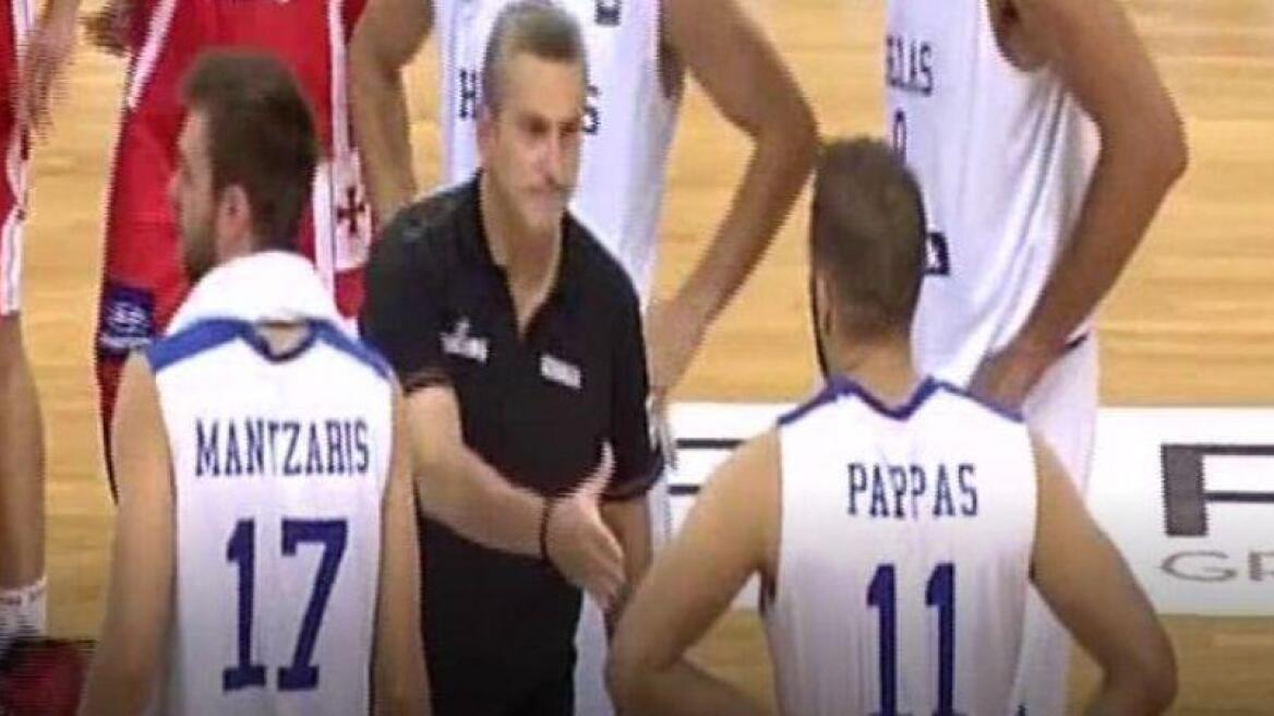 Βίντεο: Αρνήθηκε να δώσει το χέρι στον Ζούρο ο Παππάς