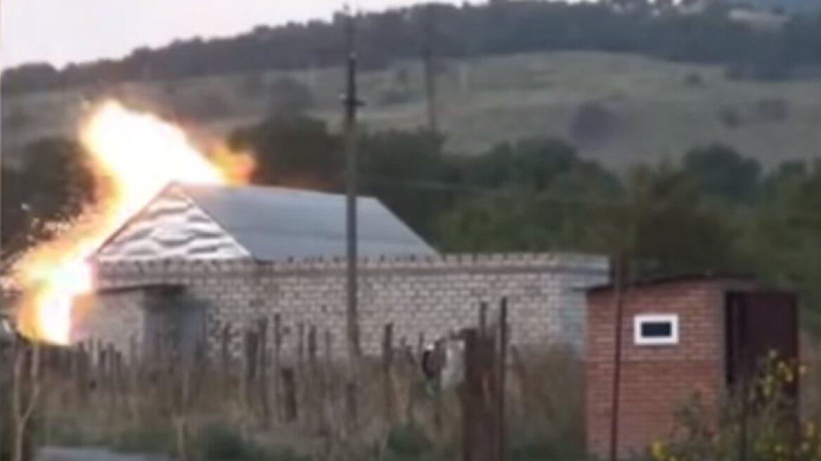 Terrorists blow themselves up to avoid arrest (warning: graphic video)