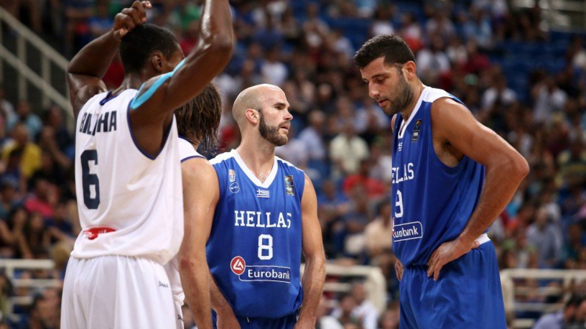 Μπουρούσης: «Εσείς σπίτι σας δεν τσακώνεστε;»