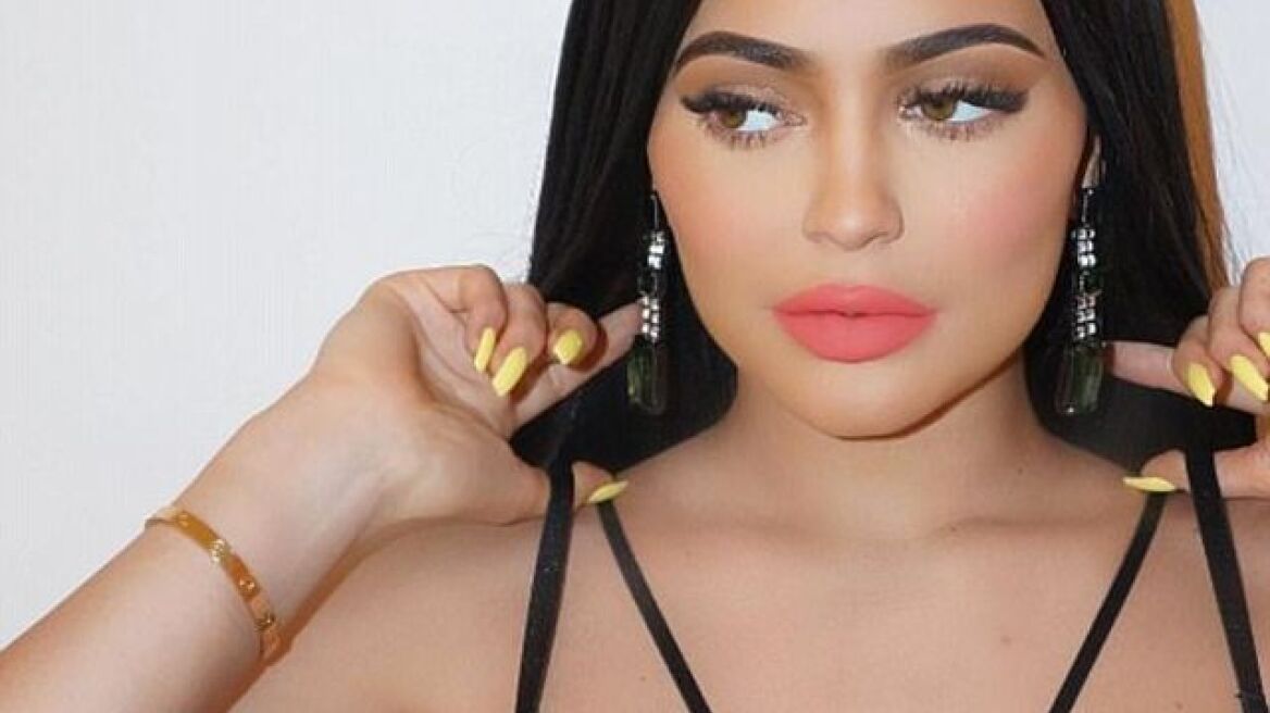 Ετσι μας δείχνει το... κραγιόν της