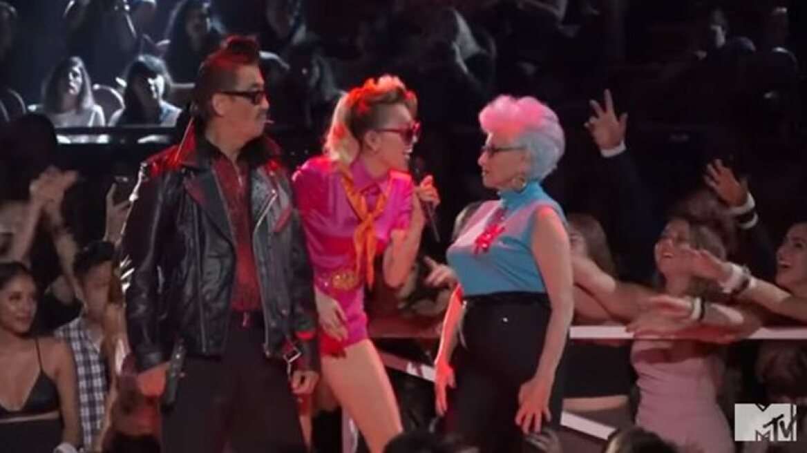 MTV Awards: Miley Cyrus, Nicki Minaj and more (photos-video)