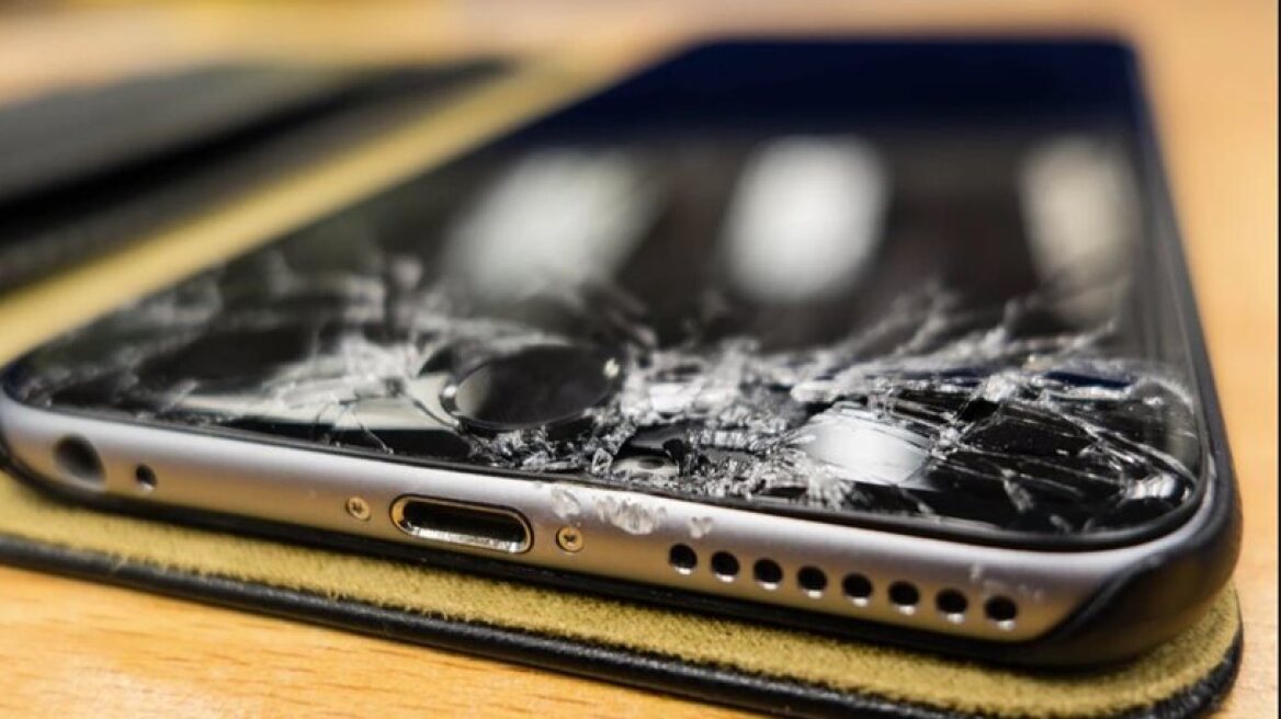 Smart Glass technology can fix smartphone screens cracks and scratches!
