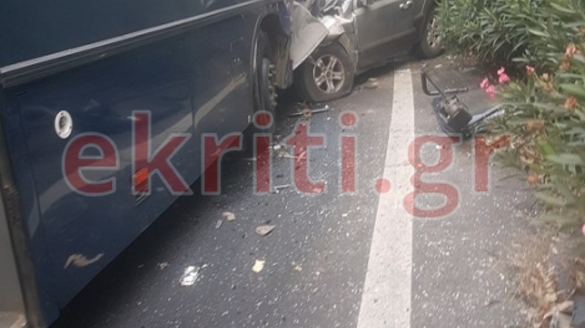 Νέο τροχαίο στην Κρήτη: Ι.Χ. συγκρούστηκε με στρατιωτικό λεωφορείο