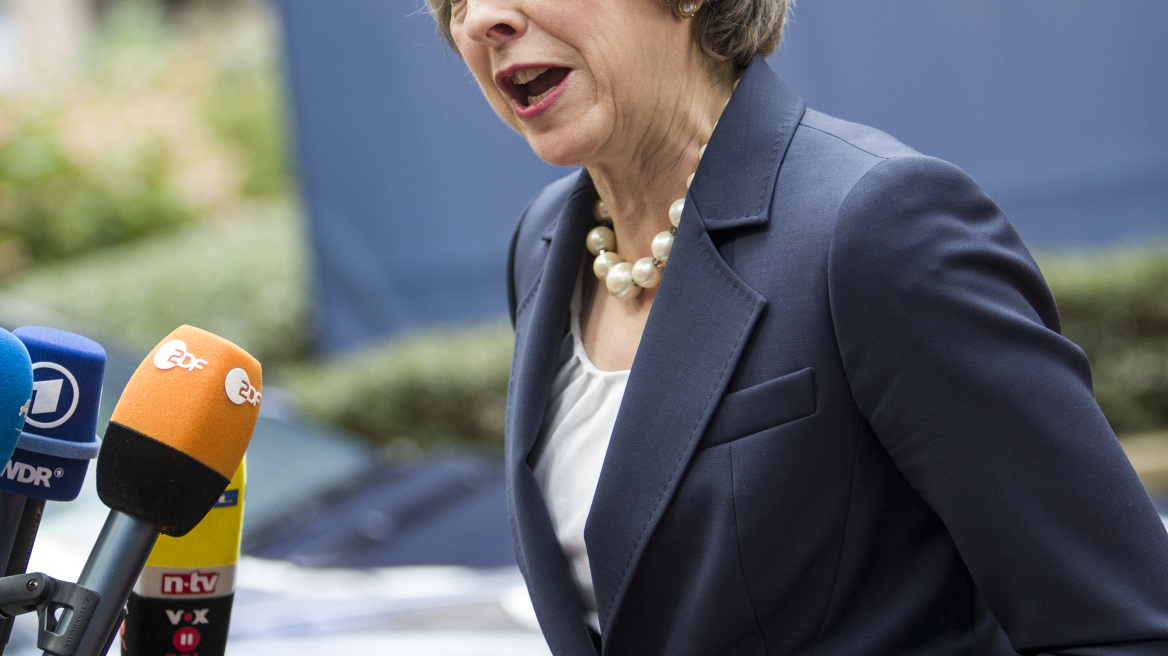 Η Τερέζα Μέι διαβεβαιώνει: «Δεν σκοπεύω να παραιτηθώ» 