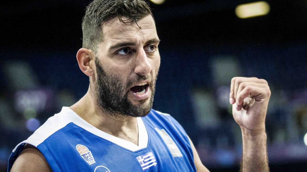 Βίντεο: Τρίποντο από το κέντρο ο Μπουρούσης