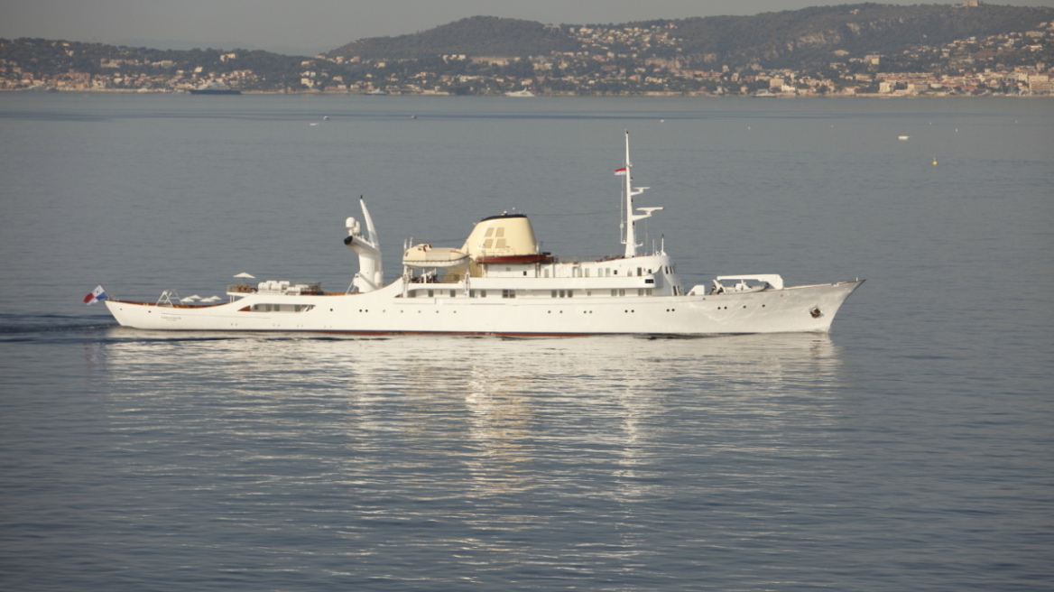 Η θρυλική θαλαμηγός του Ωνάση στον Αργολικό κόλπο 