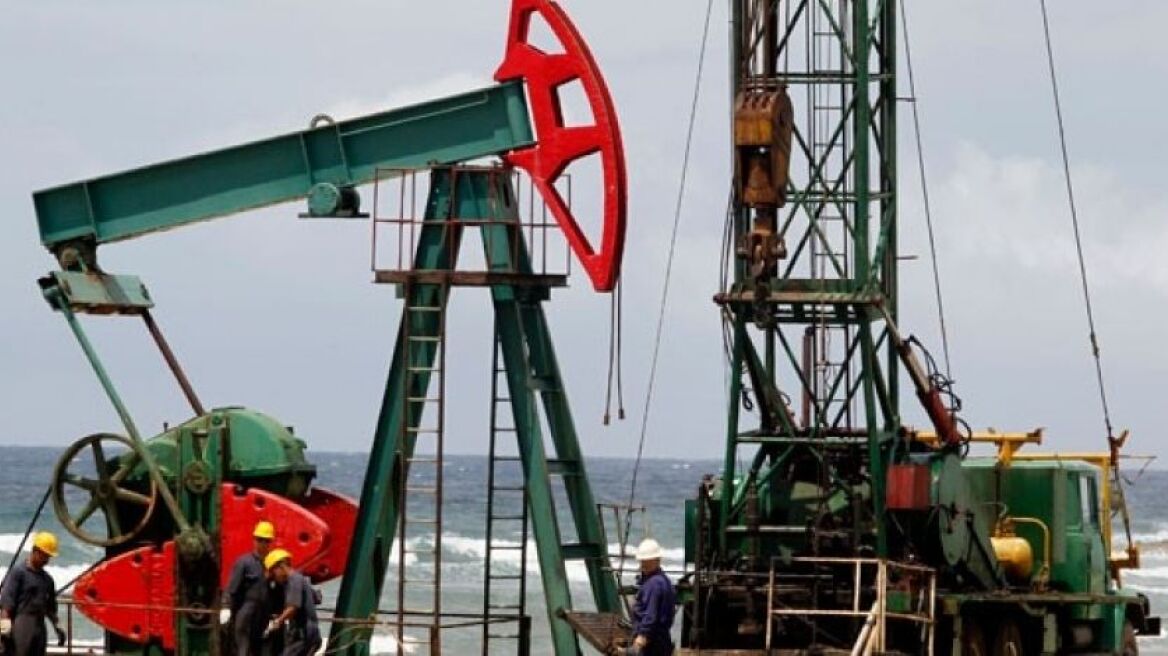 ΗΠΑ: Περίπου 13,5% της παραγωγής πετρελαίου από τον Κόλπο εκτός λειτουργίας εξαιτίας του «Χάρβεϊ»