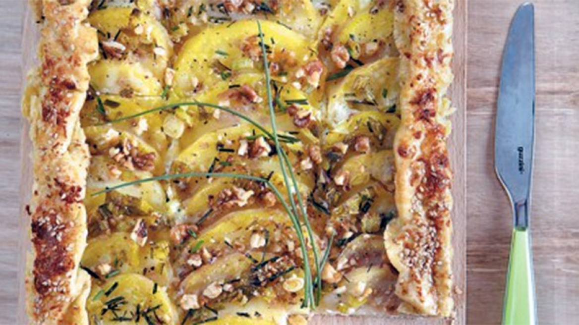 Τάρτα με πατάτες, μπλε τυρί και καρύδια