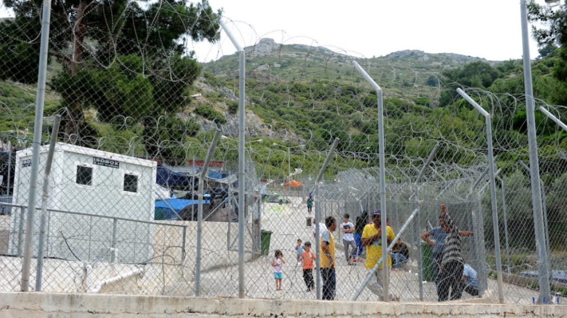 Σάμος: Βγήκαν μαχαίρια μεταξύ προσφύγων μετά από απόπειρα βιασμού 19χρονου