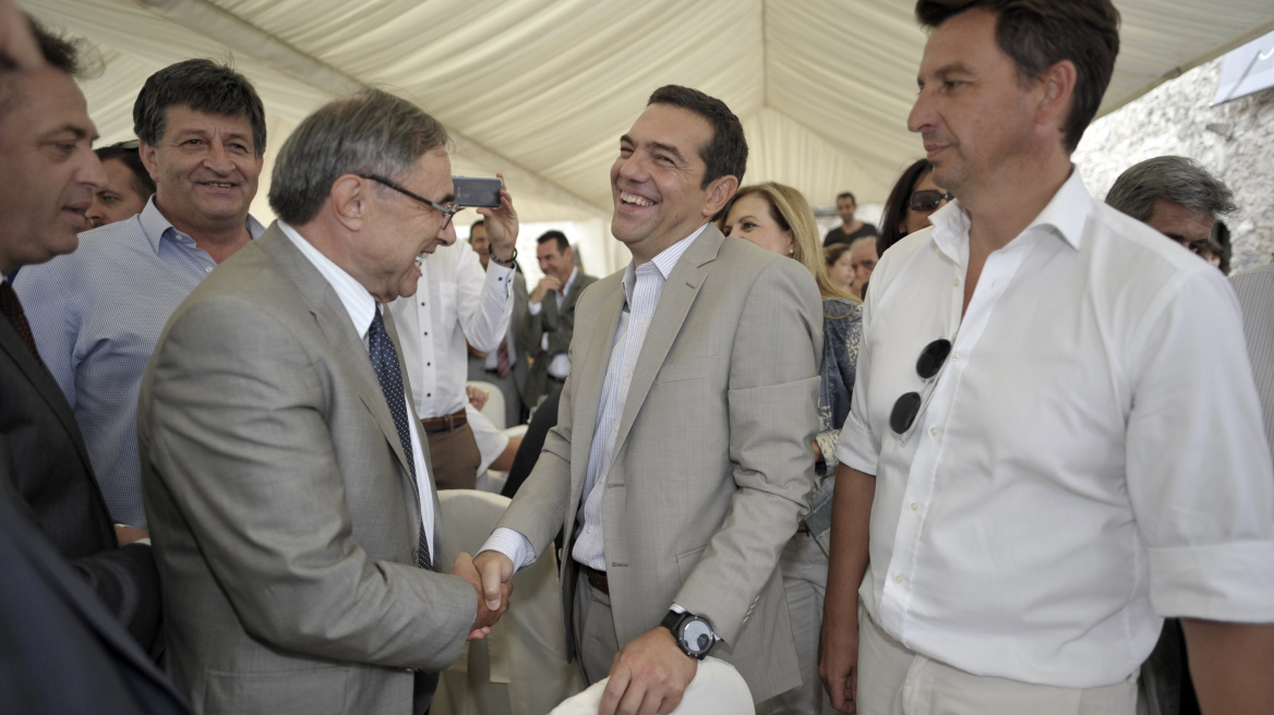 Ο Τσίπρας μιλά για success story την ώρα που οι εφιάλτες της αξιολόγησης επιστρέφουν 