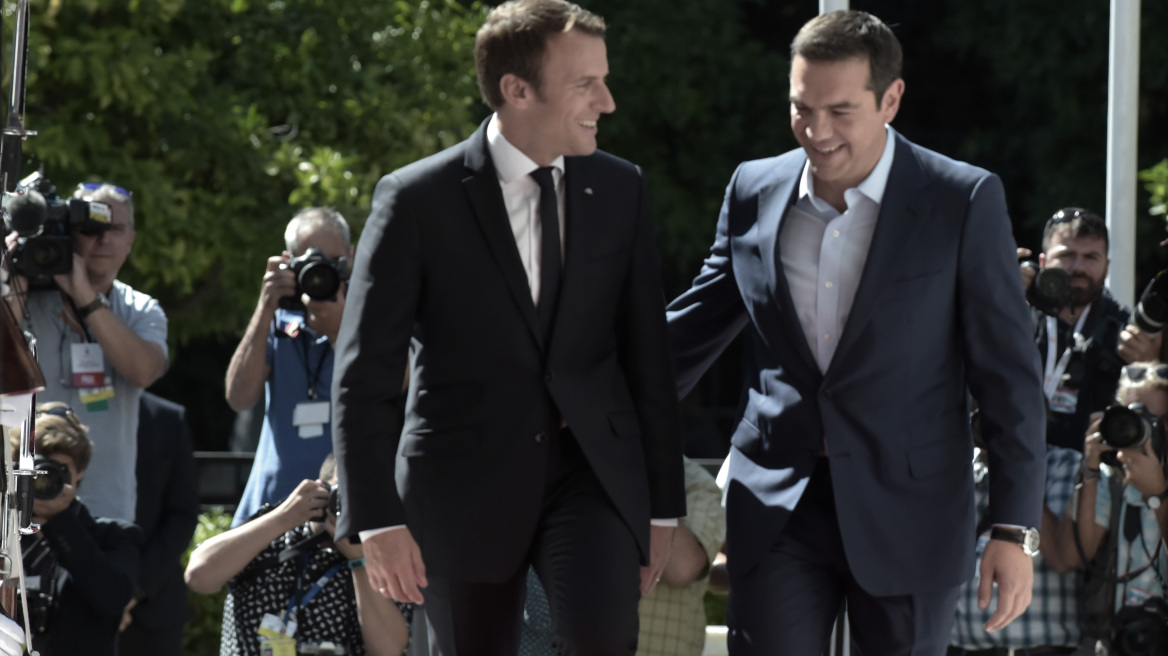 Οι Έλληνες επιχειρηματίες που θα δουν τον Μακρόν την Παρασκευή