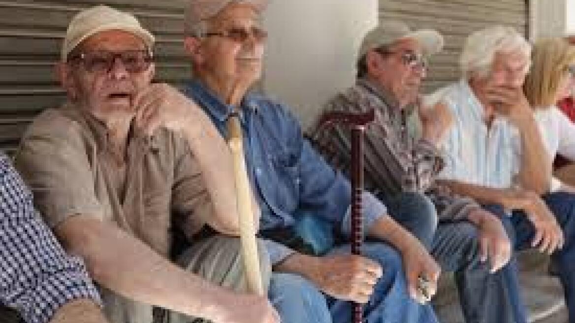 Παραμένουν στο «ψυγείο» 63.000 εκκρεμείς συντάξεις