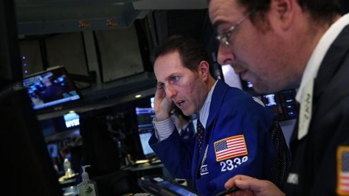 Εβδομαδιαία πτώση για τη Wall Street με «οδηγό» τις ασφαλιστικές
