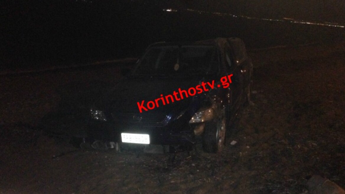 Φοβερό ατύχημα στην Κόρινθο: Το ΙΧ έφυγε στον αέρα και κατέληξε στην παραλία