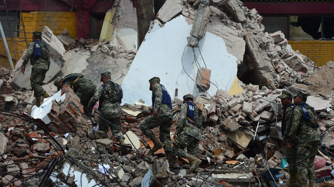 Τρόμος στο Μεξικό από τα 8,2 Ρίχτερ και τον τυφώνα «Κάτια» - 65 νεκροί και 200 τραυματίες