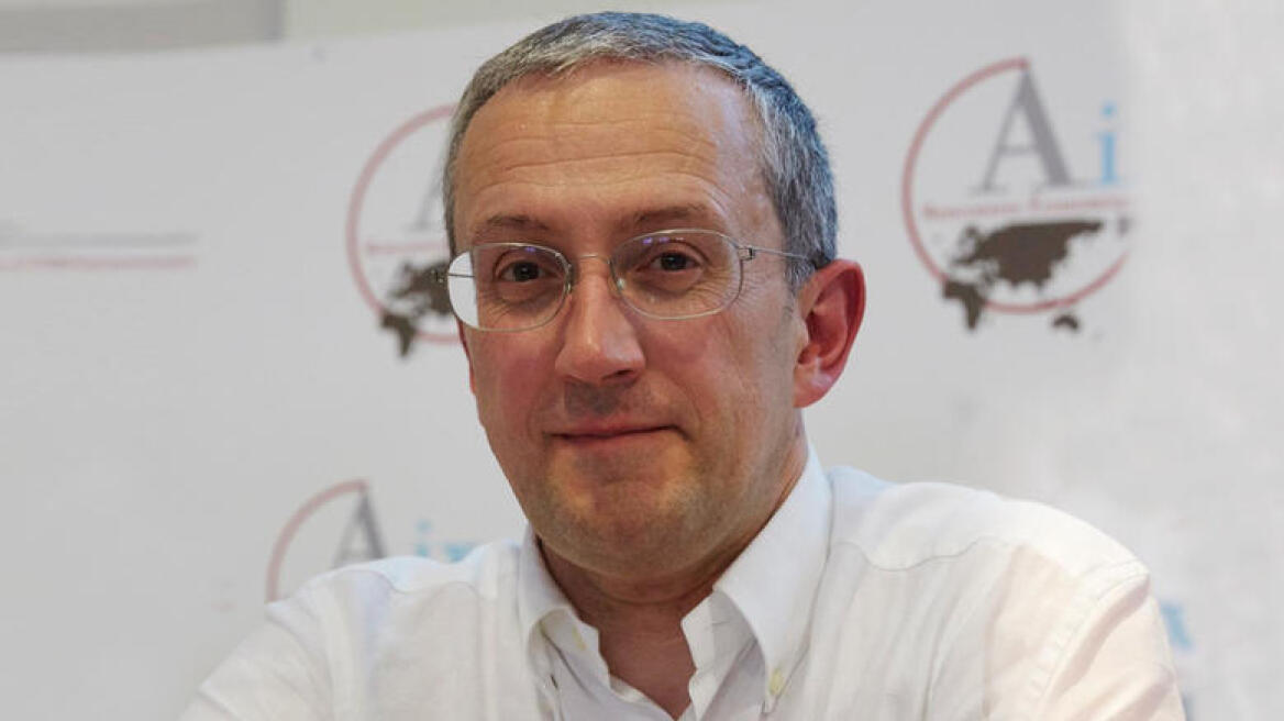 Ενέταξαν στους Γάλλους επιχειρηματίες τον Γάλλο πρόεδρο του Υπερταμείου!