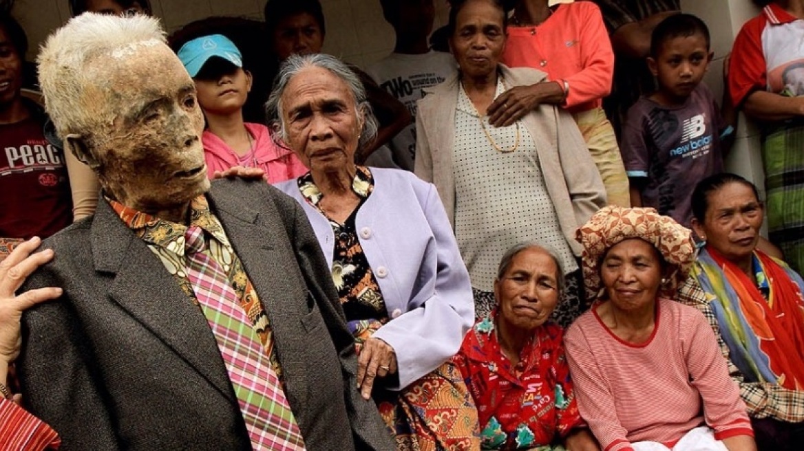 The real island of the “walking dead” (videos)