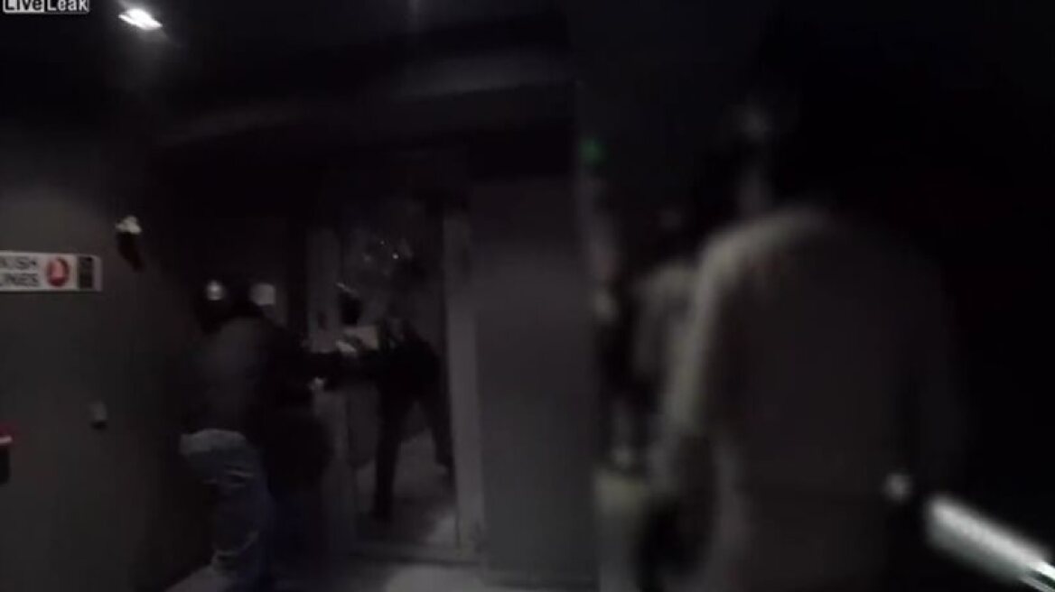 Video of anarchists smashing into Turkish Airlines offices in Athens (video)