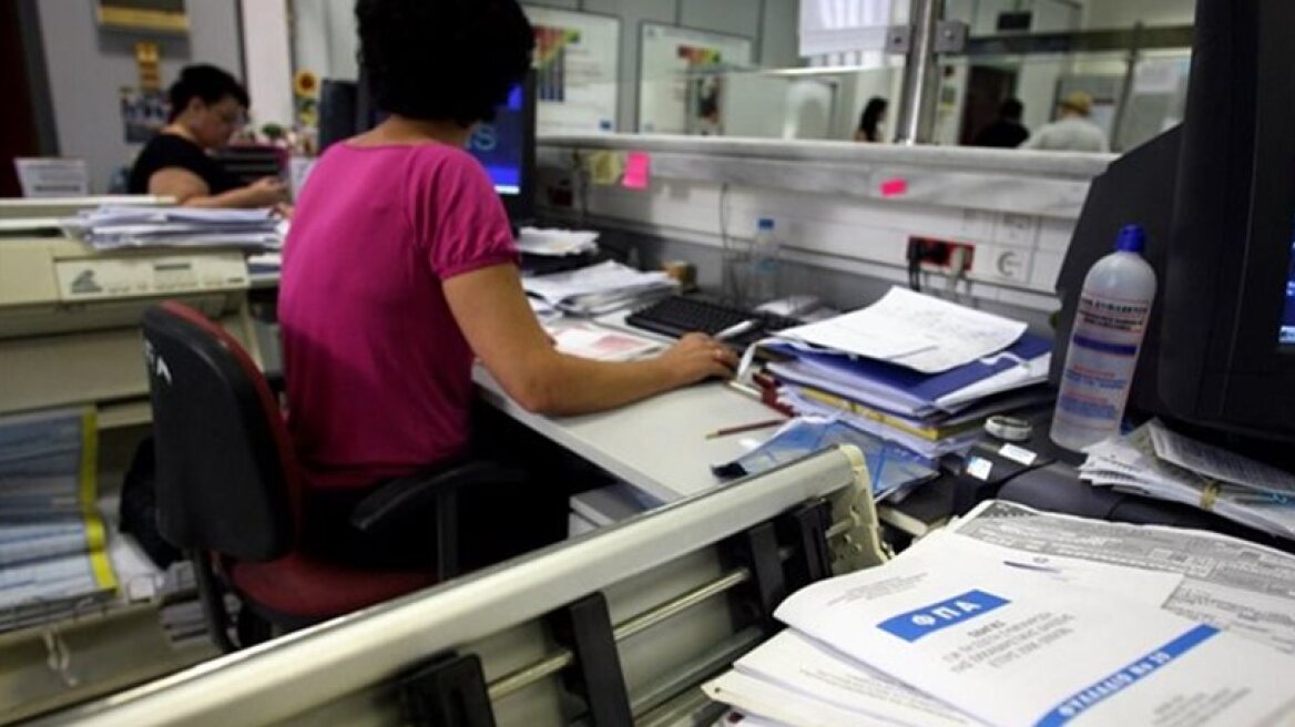 OECD: Greece the only country to raise VAT in 2016