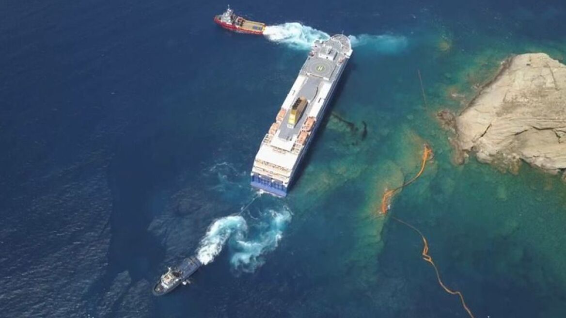 Έρευνες του Λιμενικού και στα καύσιμα του Blue Star Patmos στο Πέραμα 