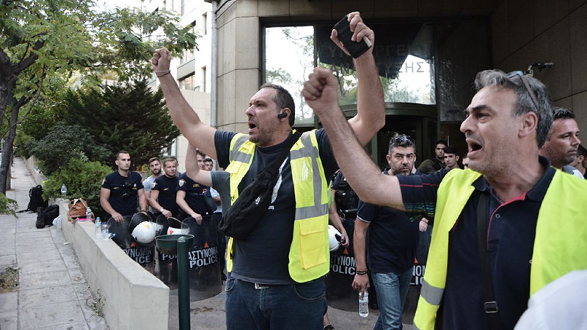Το υπ. Περιβάλλοντος έβαλε τους μεταλλωρύχους να πληρώσουν τη σπασμένη τζαμαρία