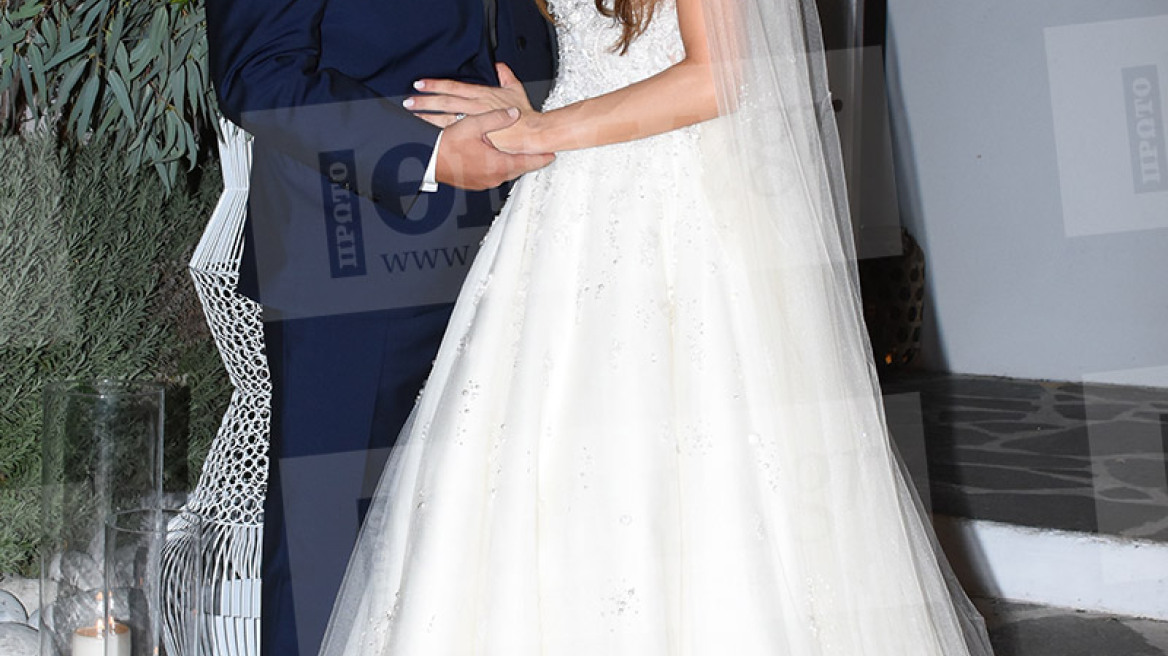 Φωτογραφίες: Παντρεύτηκε η παρουσιάστρια Ελένη Τσολάκη 